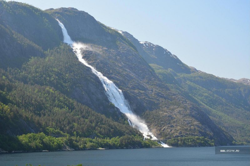 Лангфоссен водопад