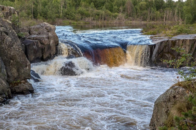 Водопад надвоицы в карелии