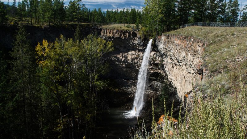 Водопад жомболок бурятия