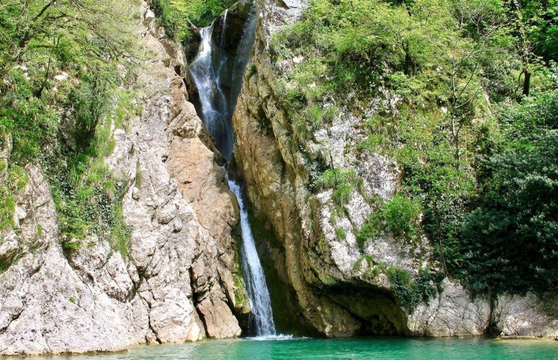 Агурские водопады купание