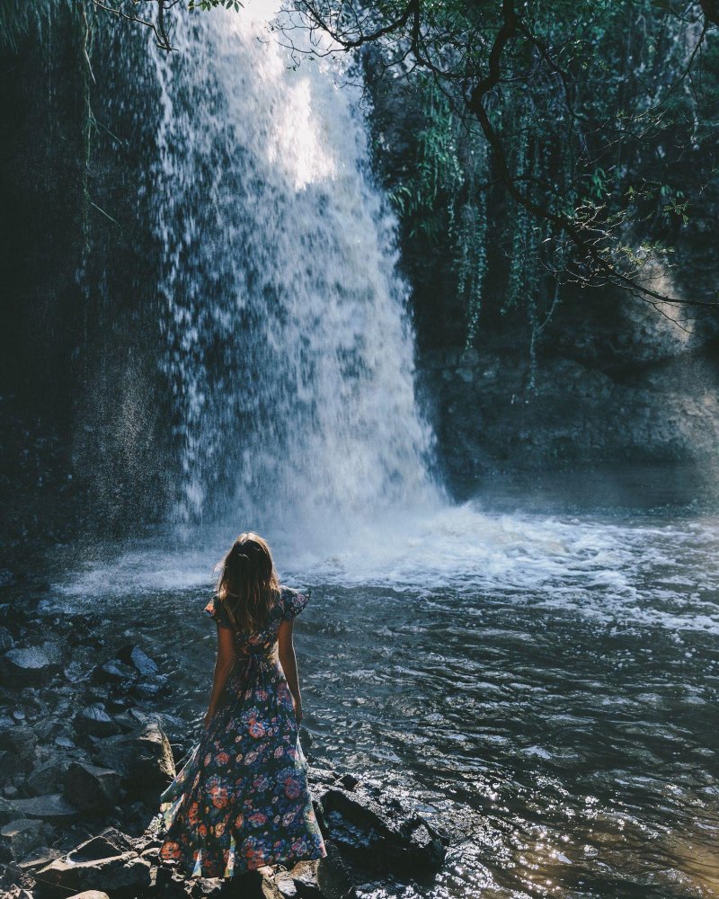 Фотосессия возле водопада