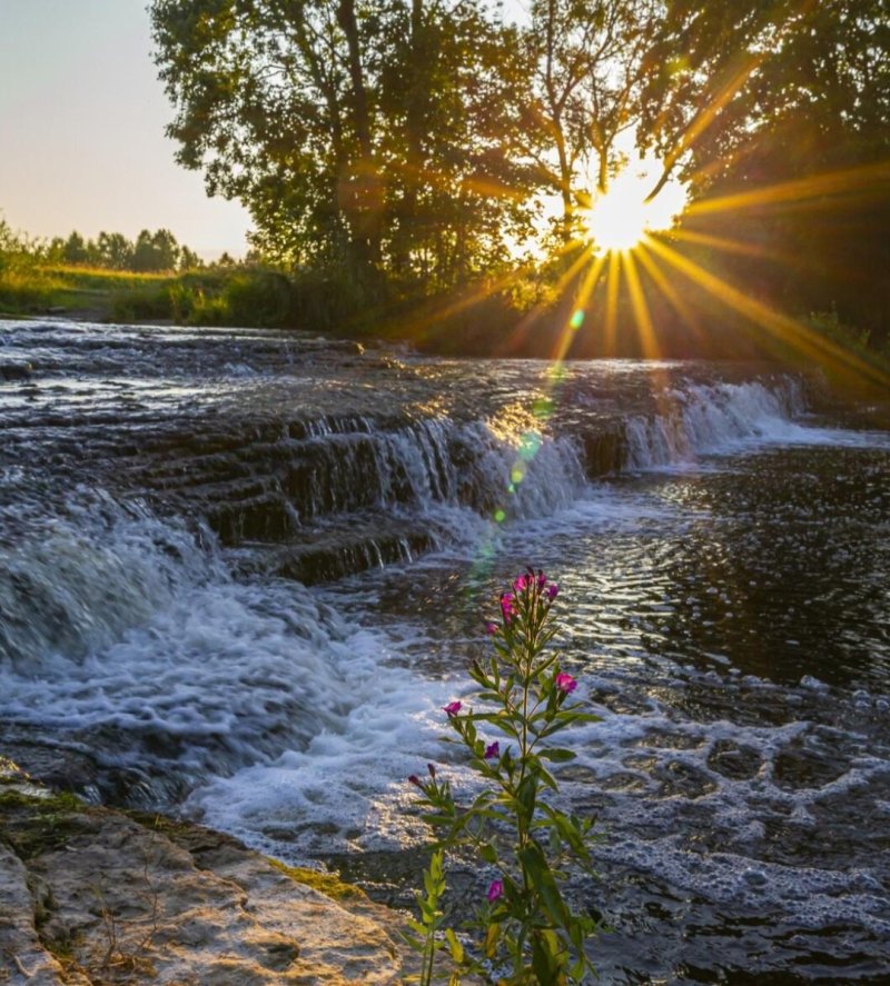 Водопад на рассвете