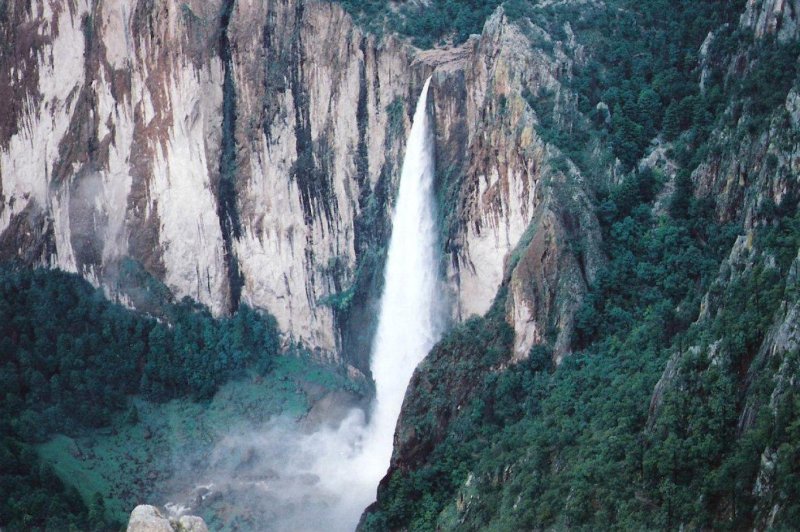 Водопад басасеачи