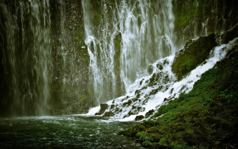 Зеленый водопад