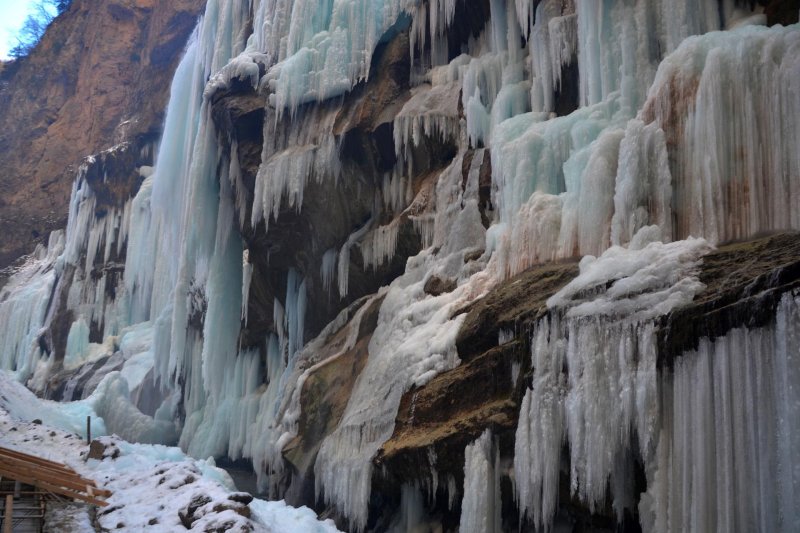 Чегемские водопады кабардино балкария зимой