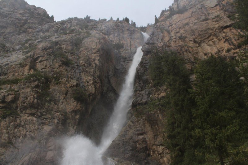 Водопад бурхан булак