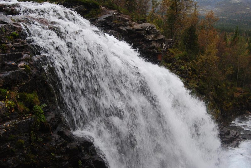 Водопад красивый хибины