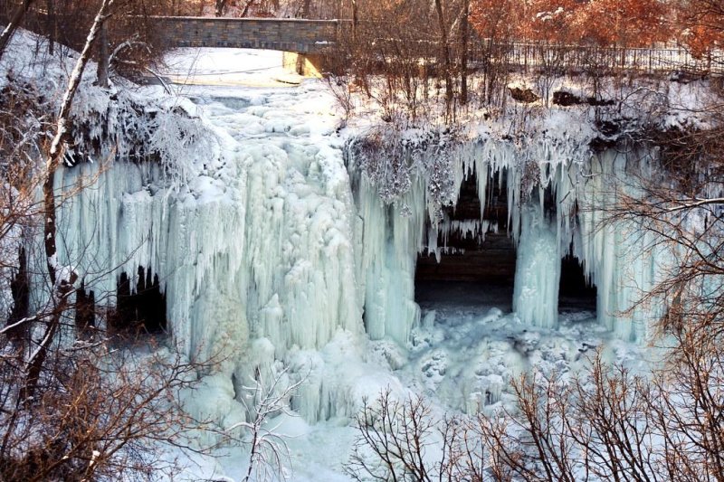 Замерзший водопад