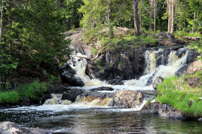 Водопад ахвенкоски карелия