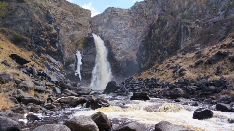 Водопад куркуре горный алтай