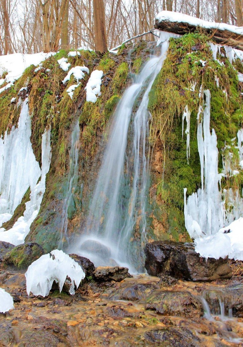 Радужный водопад