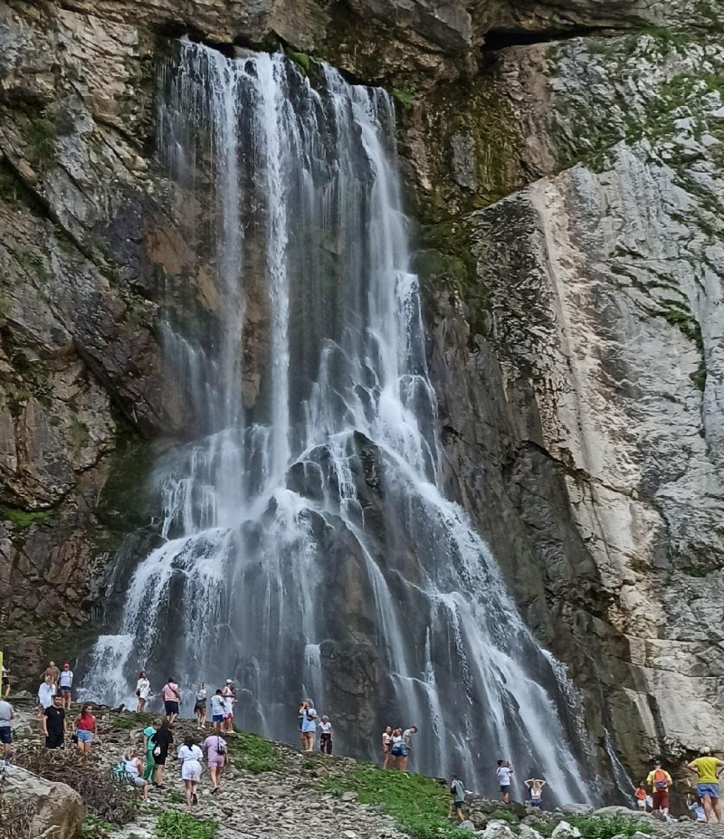 Абхазия водопад гегский