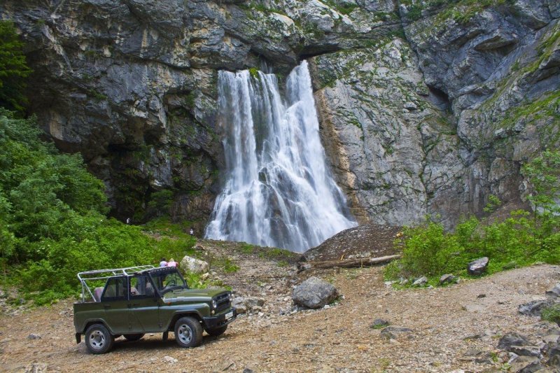 Абхазия водопад гегский