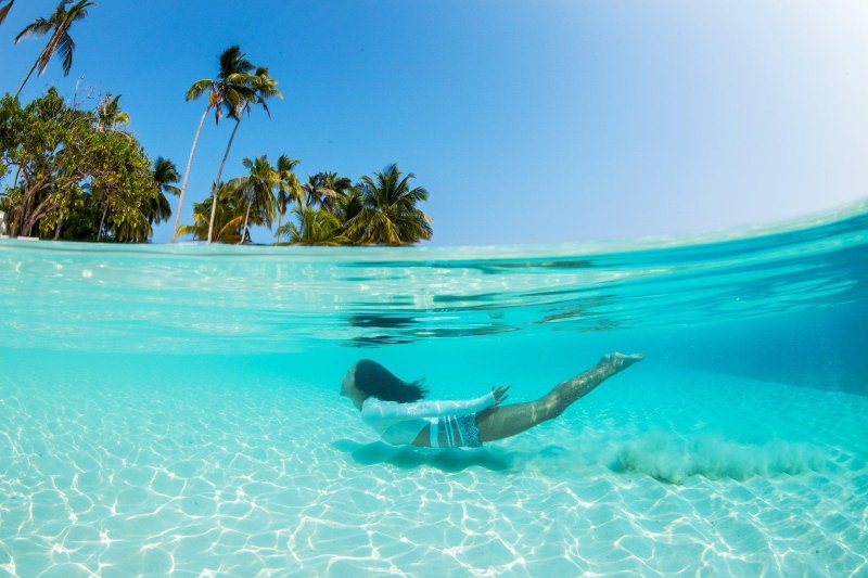 Пляж с прозрачной водой