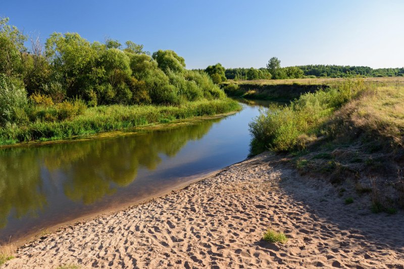 Пляж река