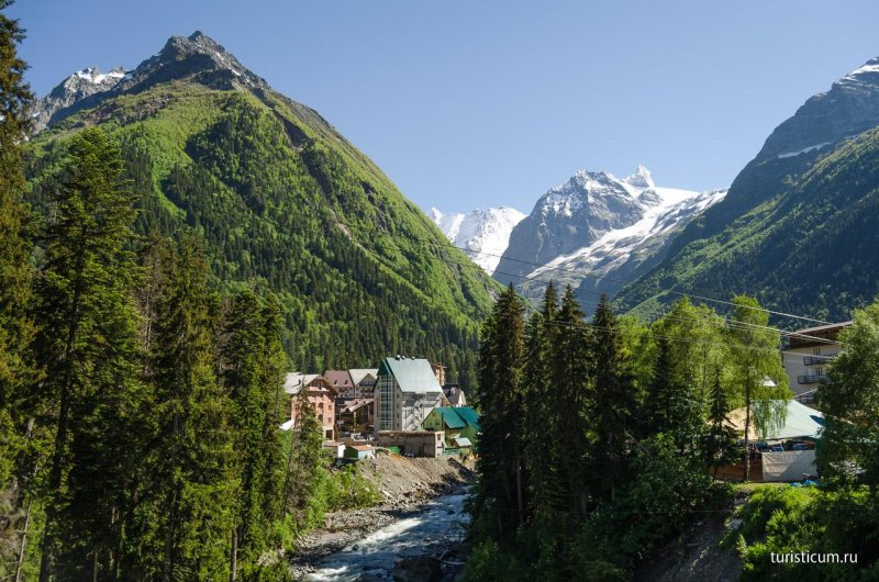 Домбай курортный поселок горы