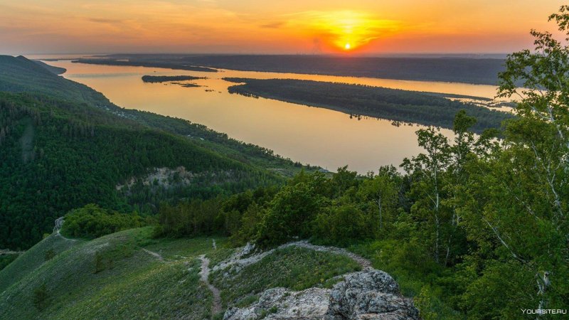 Волга у жигулевских гор