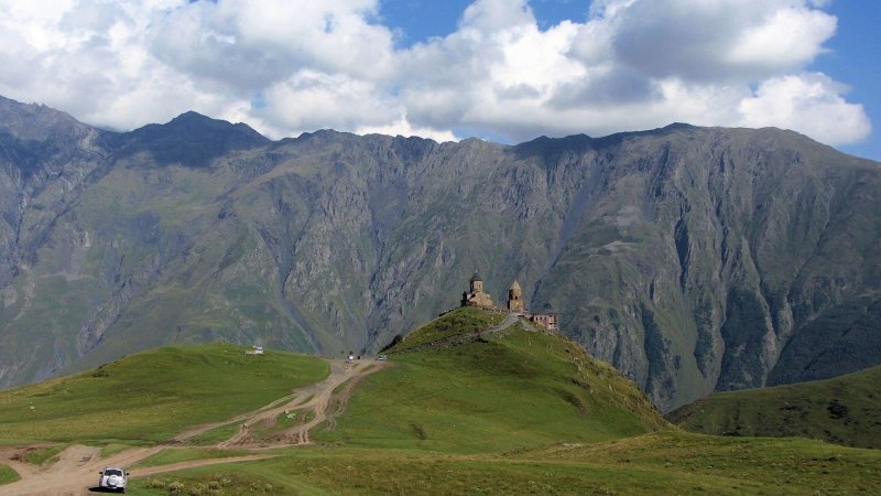 Гора казбеги в грузии