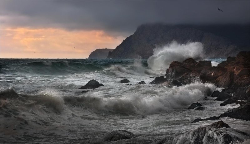 Море шторм берег