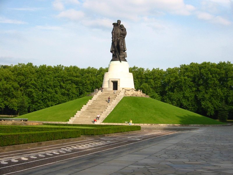 Берлин трептов парк памятник воину освободителю