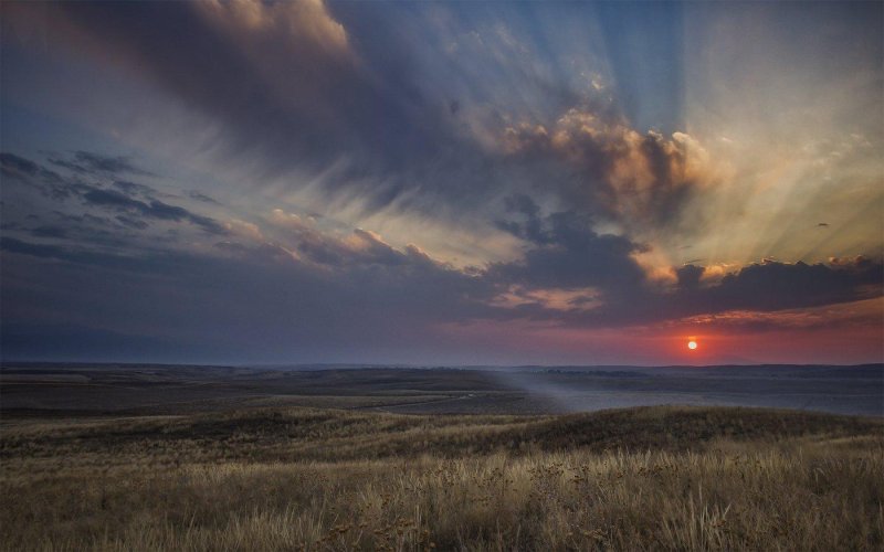 Закат в степи