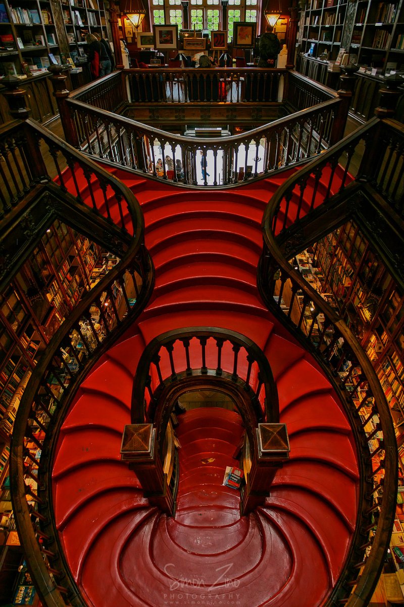 Книжный магазин livraria lello