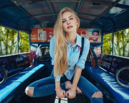 Красива девушка