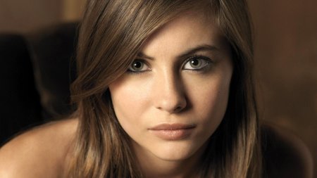 Willa holland