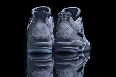 Nike air jordan 4 kaws