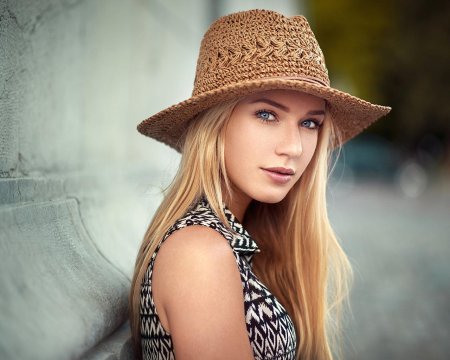 Ева микульски