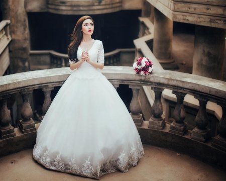 Фотосессия в свадебном платье