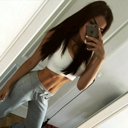 Спортивные девушки селфи