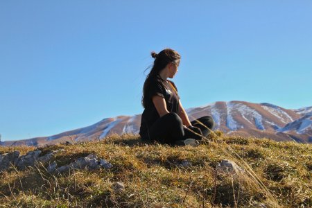 Девушка в горах