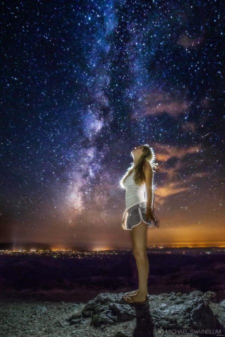 Космическая девушка