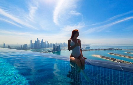 Aura skypool дубай