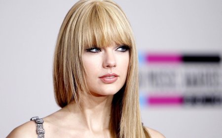 Taylor swift taylor swift