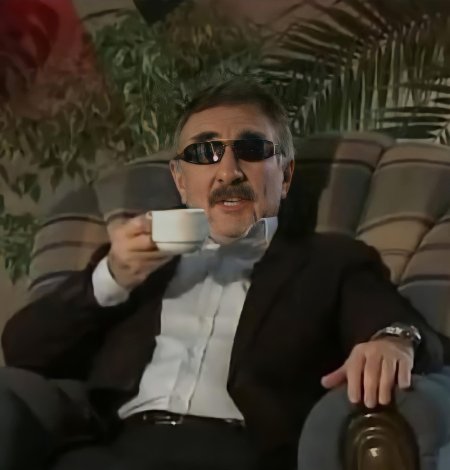 Леонид каневский в очках
