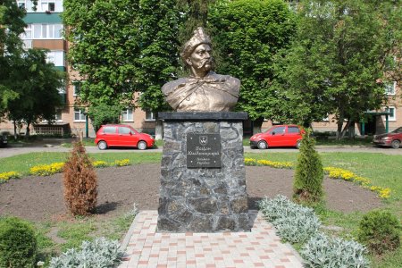 Памятник богдану хмельницкому в белгороде