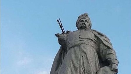 Памятник богдану хмельницкому в кривом роге