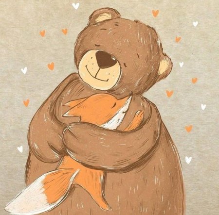 Медвежонок обнимает