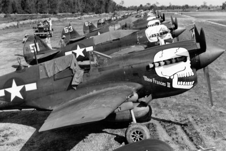 Самолет p-40n "warhawk"