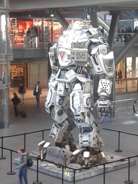 Titanfall mech
