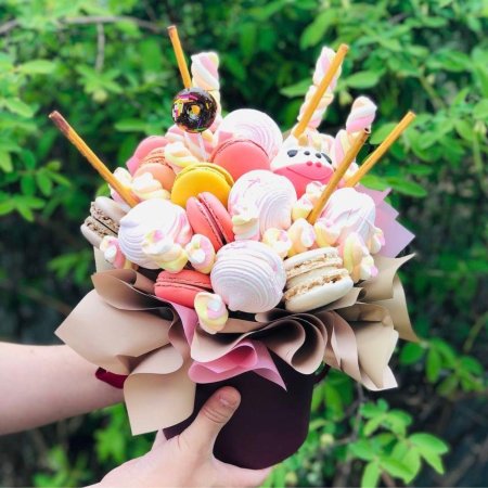 Букет из зефира и макаронс
