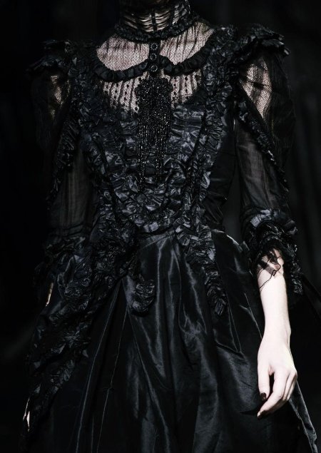 Alexander mcqueen готика