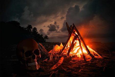 Костер на берегу моря