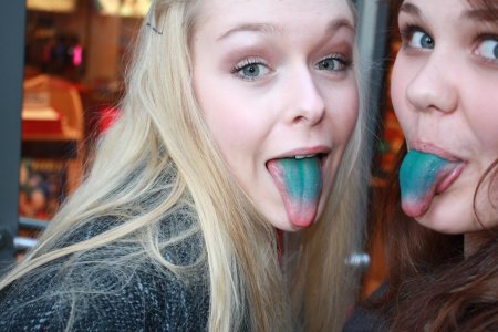 Tongue девочка 14