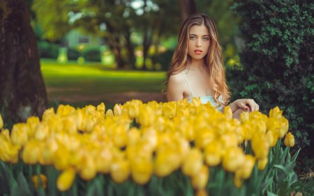 Фотосессия с тюльпанами