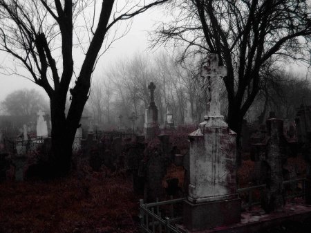 Мрачное кладбище