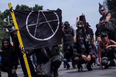 Панк анархист