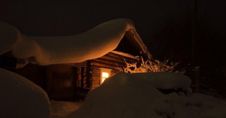 Деревня зимой ночью
